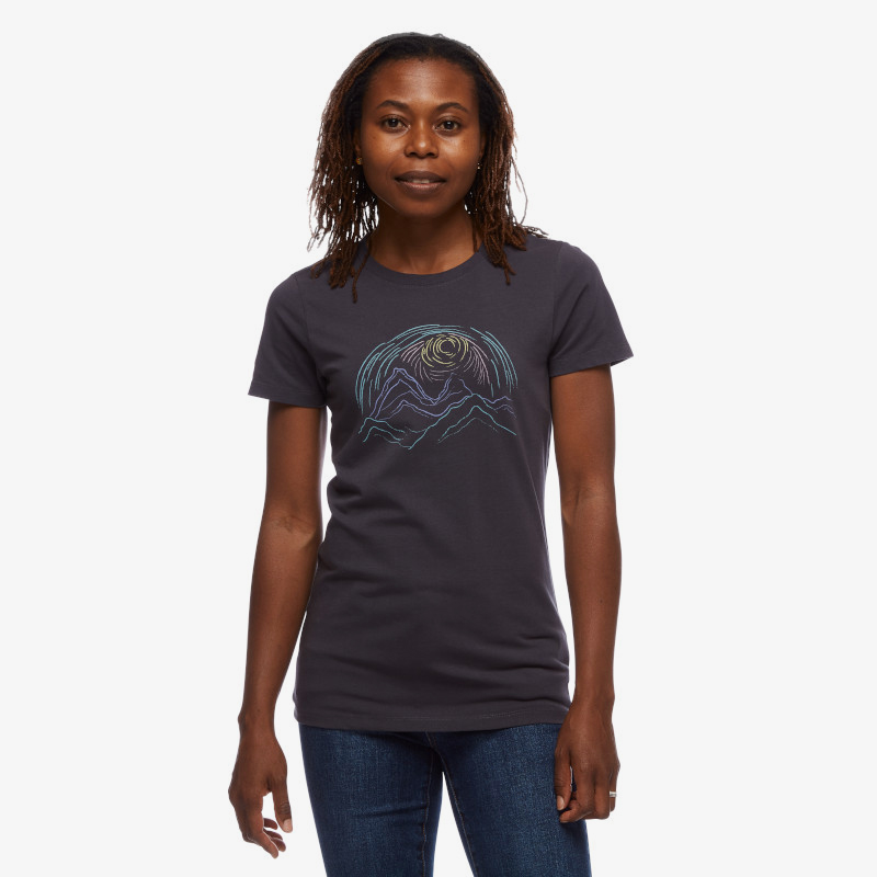 SUMMIT SCRIBBLE T-SHIRT in carbon 