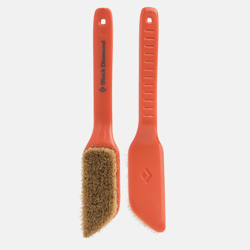 BOULDERING BRUSH - MEDIUM מברשת ניקוי בצבע כתום 